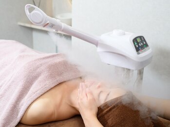 美人研究所 小顔/ハーブピーリング/毛穴洗浄の写真/今からケアしてモチモチつるつるな白玉肌をあなたの手に♪年齢に合わせたエイジングケアも<10時～21時営業>