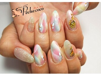 アンティクイーン(Antiqueen)/淡いパステルにレースカーテン