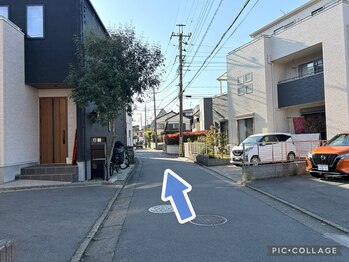 クレドジョワ(CL’E DE JOIE)/住宅街を道なりに進む