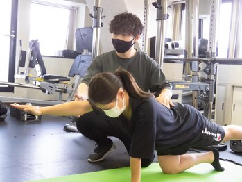 アゼスポ ボディメイク 池袋(AZESPO)の写真/朝活やお仕事終わりの方も歓迎★駅近で通いやすい！都度払いメニューもあり、自分のペースで通えます♪