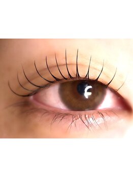 ナチュラル上品な目元にしたい