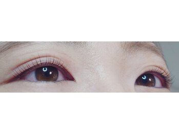 アイラッシュ マハロ(mahalo)の写真/キッズOKのサロンでまつパやLEDエクステを。WiFiテレビでお子様も暇なしで安心!
