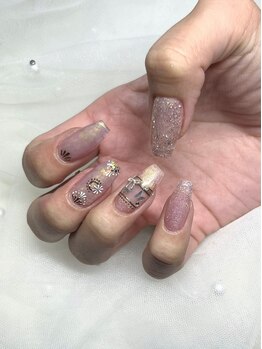 ナナネイル(7.Nail)/繊細な手描きアート