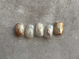 ゴールド/ホワイト/もやもや