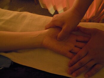 あしカラダ 松山大街道店/手のひらにある「反射区」を刺激