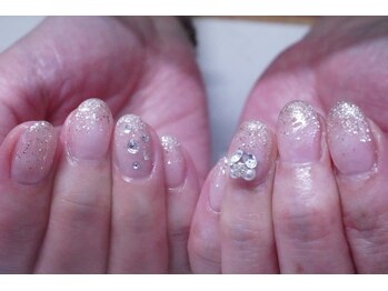 プチリリィ(Petit Lily)/年始にオススメなビジューネイル