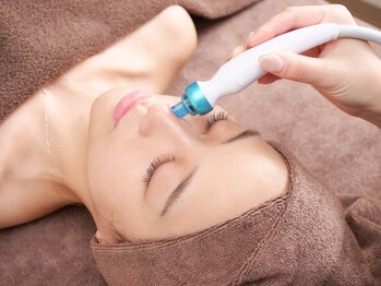 グランビューティ(Glanz Beauty)の写真/【毛穴汚れ・黒ずみを徹底的に除去◎】米国特許の毛穴洗浄マシン導入!!毛穴レスな陶器肌へ♪ニキビケアも★