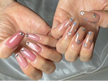 ネイルサロンアンドスクール リプレンダ(REPLENDA)の写真/【シンプルネイルが得意】カラー豊富で大人可愛い指先に♪美しいフォルムと艶で上品なネイルに仕上げます！