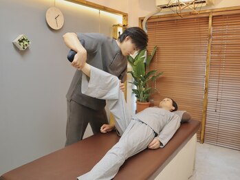 グレイ(GRAY)/新宿 肩こり 整体 小顔 腰痛 顔