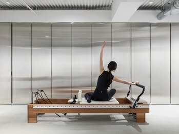 アステル 南青山店の写真/「続けられるか心配…」という方にもおすすめ!姿勢改善と美ボディを叶える本格レッスンをお得に体験★