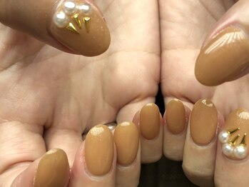 プラハネイル(+HER 美甲)/キャメル×ストーンアート