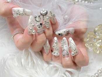 ゴテゴテホワイト¥8000~