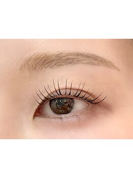 ナチュラル上品な目元にしたい