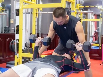 【パーソナルジム|ダイエット】 IDEY パーソナルトレーニングジムの写真/たくましい胸板や割れた腹筋を目指す男性へ!完全プライベート空間で周りを気にせず本格ボディメイク