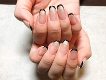 プルメリア(Plumeria)/【ハンド】キラキラ×黒フレンチ