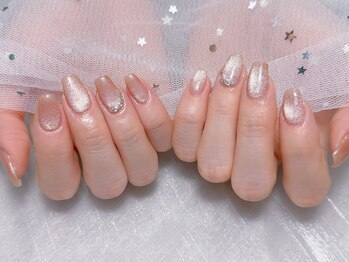 ニカネイル(NiKa Nail)の写真/『シンプルに。だけど「かわいい」上品ネイル』◇オフィスシーンにぴったりなデザイン多数◎【京橋すぐ】