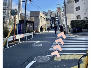 ハーブガレージ 渋谷店(HERB garage)/(7)横断歩道を渡る