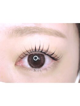 ナチュラル上品な目元にしたい