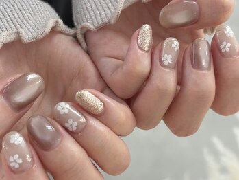 ニンニ(ninni)/ペイントお花ネイル