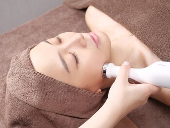 グランビューティ(Glanz Beauty)の写真/【大人気★毛穴洗浄(ハイドラフェイシャル)＋プラズマシャワー＋お悩み別美容液イオン導入】初回￥8800♪