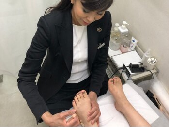 ロワの写真/完全個室でアロマ入りフラワーフットバスでお迎えします♪【角質・タコ・魚の目】のお悩み解決☆