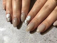 アリュメ 三重鈴鹿店(allum)/手書きフラワーネイル