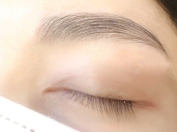 アイラッシュ バイ ヘアールーム(eyelash by Hair Room)の写真/お顔の印象を決める[眉]！毛流れを調整し立体的な眉毛に仕上げる【ハリウッドブロウリフト】で垢抜け顔に♪