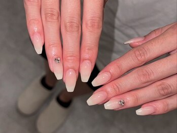 リリー(Lily)の写真/自分らしいデザインをご提供!上品デザインを手軽に楽しめる定額ネイル¥7480~◎大人女性の指先を彩る★