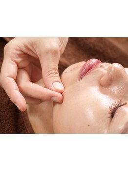 ホウレイ線・たるみ改善！予防ケア