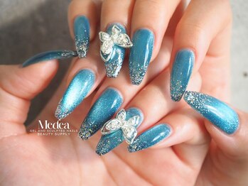 ミーディア(Medea)/