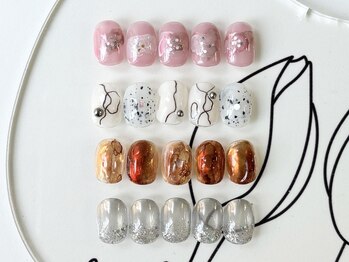 リリア ネイルサロン(Lilia Nail Salon)の写真/【毎月】サンプルを更新★フルアートとシンプルアートの2種のコースをご用意◎