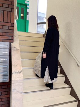 ポーラ 富雄店(POLA)/グリーンのエレベータが目印です