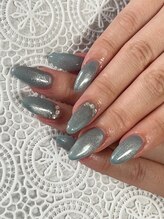 Luna/グレーミラーネイル