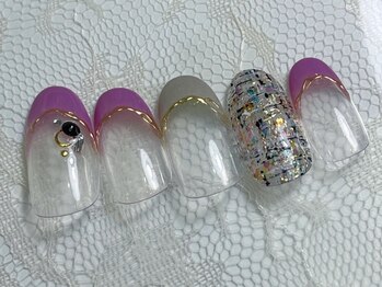 マーナ(Marna)の写真/当店は自爪に負担の少ない施術を行う自爪に優しいサロン♪自爪を育成しながら理想の指先を実現！