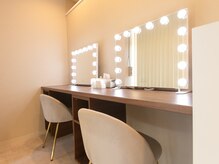 ケセラメディカルサロン/明るいメイクルーム