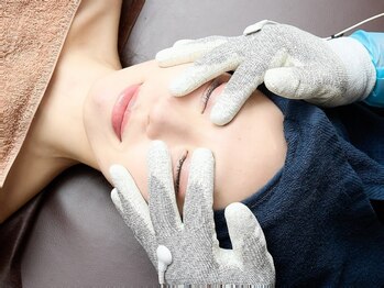 ボディラボ鍼灸整骨院(BODY LAB.鍼灸整骨院)の写真/手技では届かない「奥底のガチガチコリ」へ！心地よい電気の力で筋肉を緩めキュッと上がった憧れの小顔へ♪