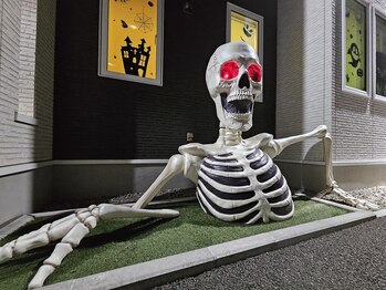 尾田整骨院/ハロウィンドクロがお出迎え♪