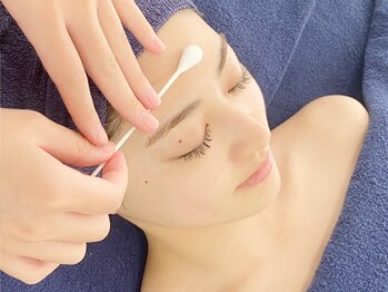 オーシャンブルー 大分店(OCEAN BLUE)の写真/最先端白玉乳酸ピーリングで美白ケア、透き通るような水光肌を手に入れよう♪
