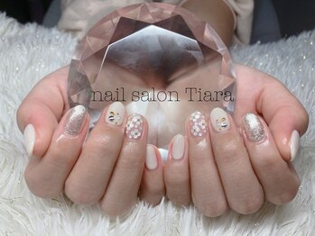 ティアラ(Tiara)/お花ネイル