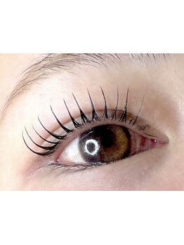 ナチュラル上品な目元にしたい