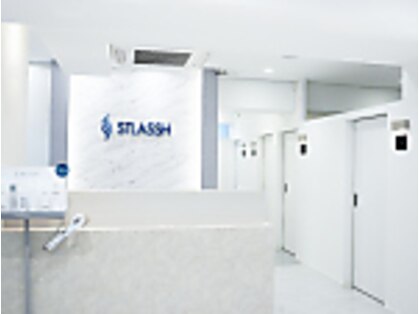 ストラッシュ 三宮店の写真