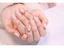 ＊Vカット＊ベージュフレンチ＊