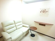 アールスタイル 表参道(R-style)の雰囲気（【白基調の店内】シミケア・リンパマッサージ・リジュなど豊富♪）