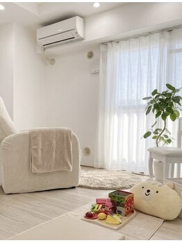 サロンゼロ インフィニティーの写真/【個室】お子様の年齢制限無し★まわりの目も気にならない!まつ毛パーマ/パリジェンヌ/マツエク/眉毛