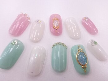 ネイルサロンクイール 宇都宮店(NAIL SALON QUILL)/ドット＋ストライプネイル