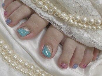 ハニービービー(Honey Bee Bee)/夏の水面柄ネイル