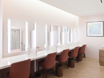 ラ パルレ 梅田本店の写真/【痩身100分】頑固な脂肪を衝撃波でケア、ラジオ波で芯から温めEMSで筋肉ほぐし…♪贅沢ご褒美エステ¥5000