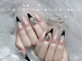 黒フレンチネイル