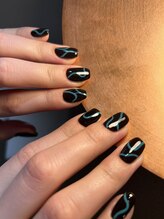 ビーカラフル 渋谷店(Becolorful)/シックな黒と青のデザイン