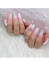 シンプルホワイトネイル